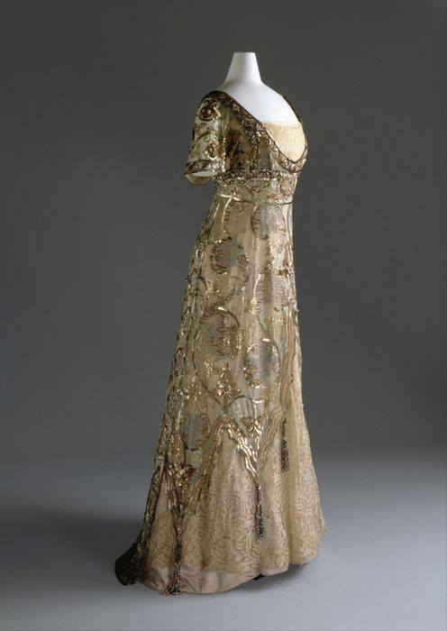 Here is an image of another of Callot Soeurs gown. (Source unknown)